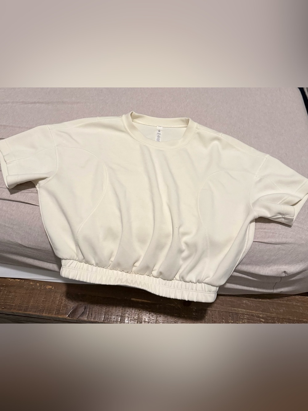 lululemon Softstreme Gathered cream T-Shirt size 6